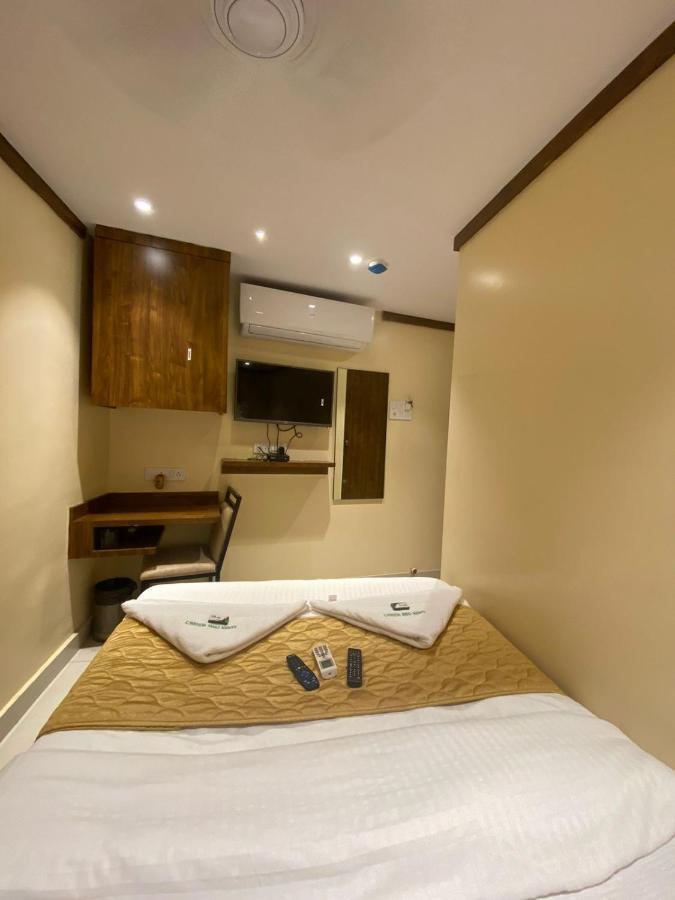 Garden Creek Residency - Near To Mumbai International Airport Hotel Ngoại thất bức ảnh