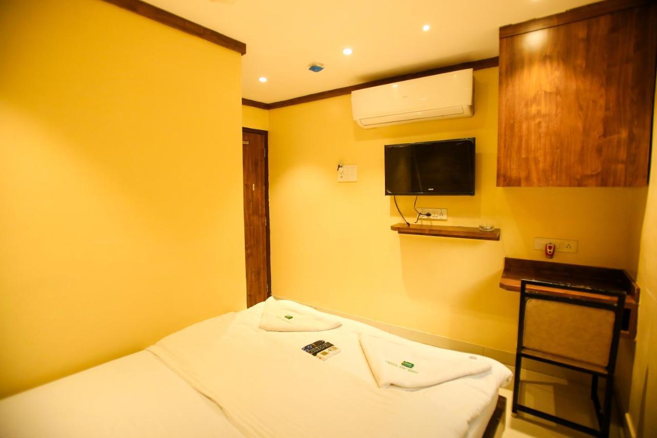 Garden Creek Residency - Near To Mumbai International Airport Hotel Ngoại thất bức ảnh
